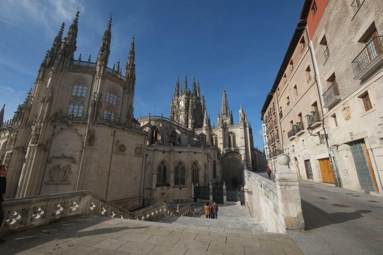 Tocando La Catedral Burgo Exterior foto